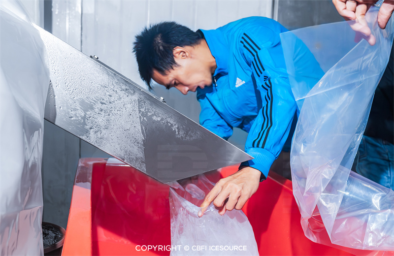 Pemasangan Mesin Ais Tiub 10 Tan di Bekasi, Indonesia